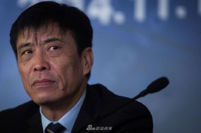 秘书被c摁办公h嗯啊s视频