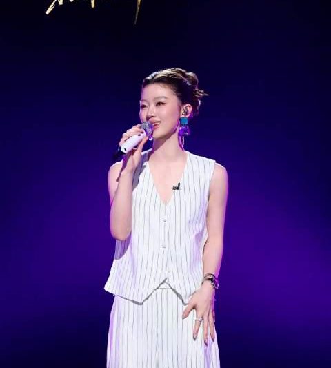 海外华人泪奔！单依纯《歌手2025》神级舞台遭地域封锁，这份破解指南快收好