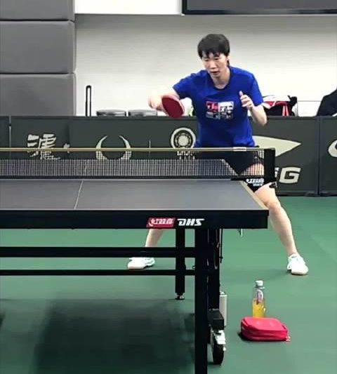 国乒抵达成都备战混团世界杯，训练现场直击！这些细节透露卫冕决心