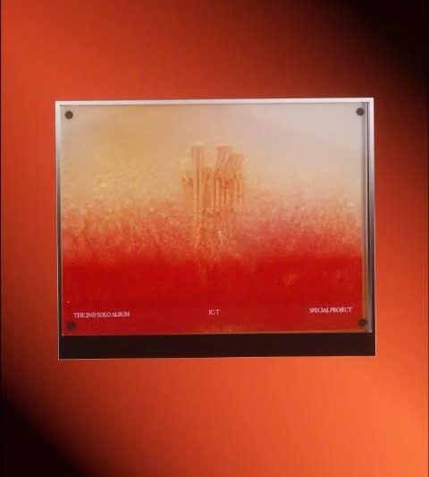 刷到檀健次新专辑预售页面时，我正卡在爱奇艺缓冲圈里——海外党的痛谁懂啊