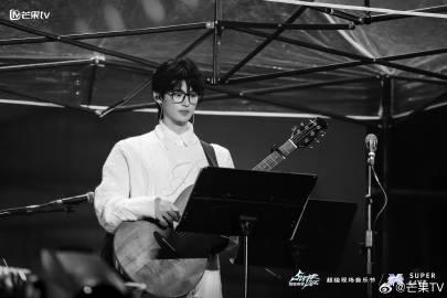 海外华人轻松解锁大陆影音限制:告别卡顿畅享精彩内容