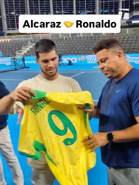 阿尔卡拉斯跨界打网球竟获罗纳尔多亲签球衣?2025体坛风尚大奖背后故事揭秘